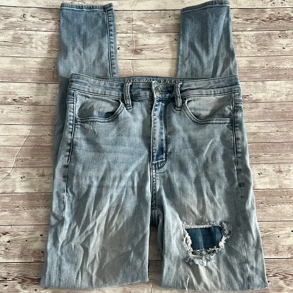 American Eagle Outfitters Light Wash Distressed Super Hi Rise Jeggings Jeans - Picture 1 of 9